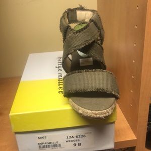 Espadrilles. Army green